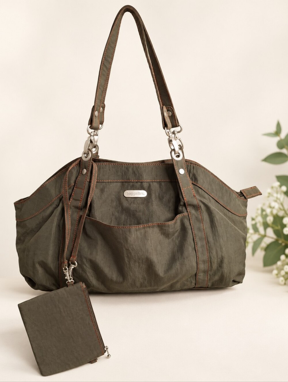 Baggallini Olive Green Shoulder Bag with Wristlet Like New